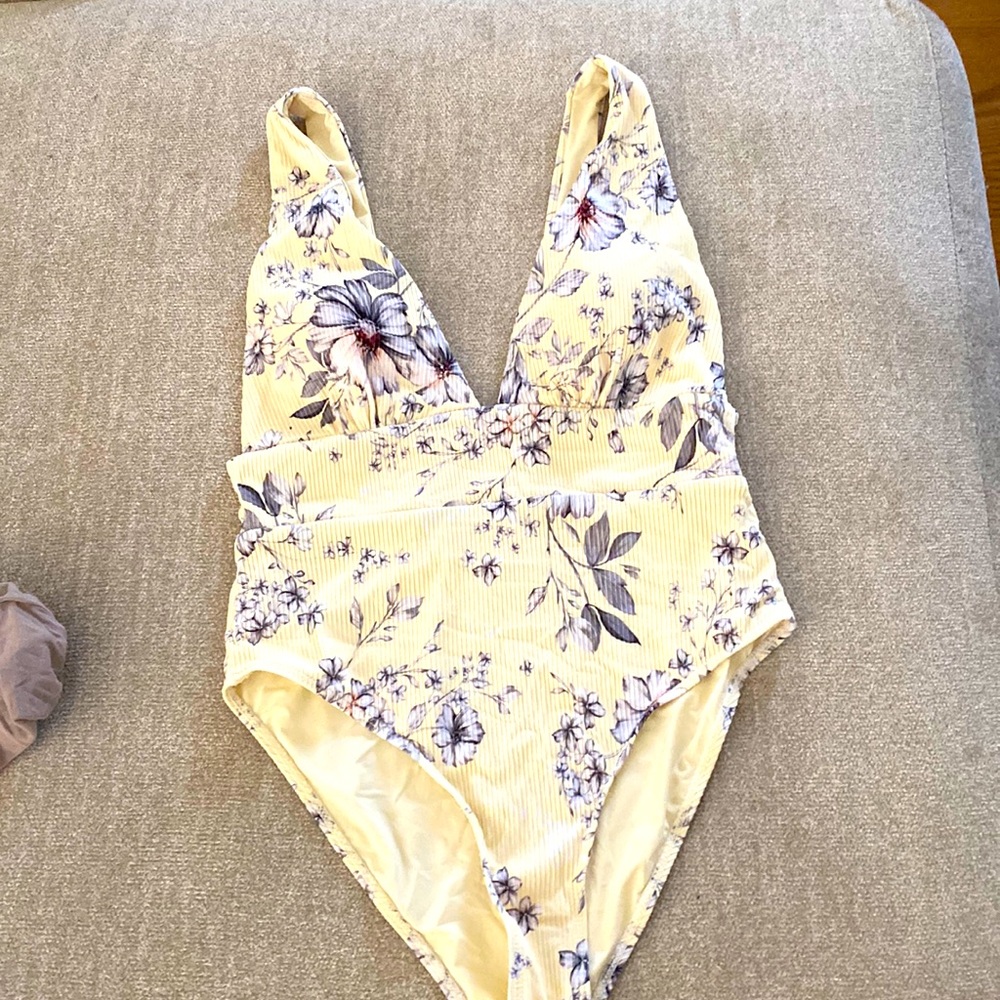 Size medium One piece swim